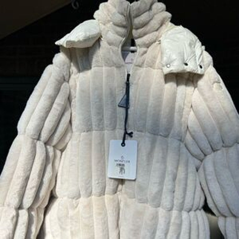 Women's Moncler White faux fur detachable hood down jacket size 3 NWT