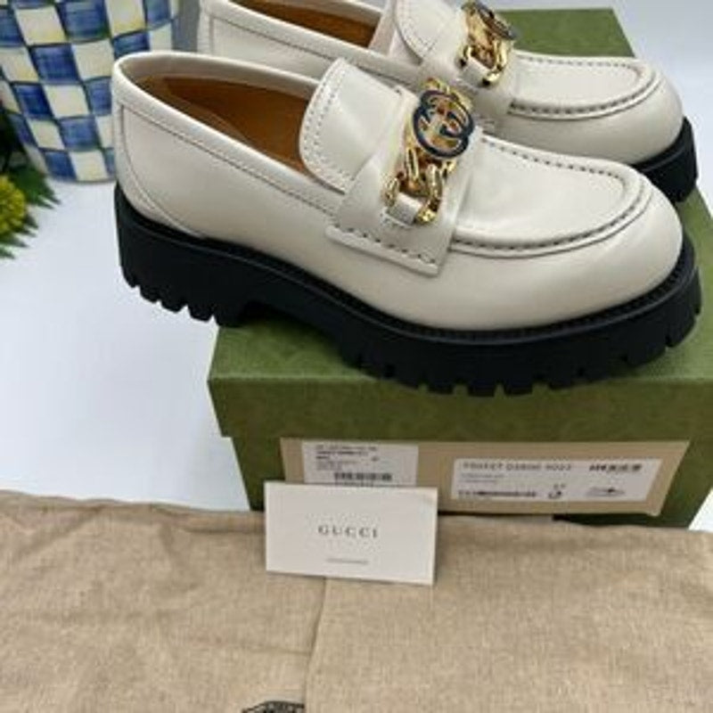 Women’s Gucci interlocking GG patent leather loafers size 37 made in Italy