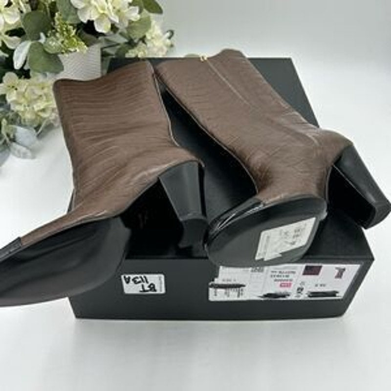 Women’s Chanel icon plain toe block, heel boot size 38.5 made in Italy