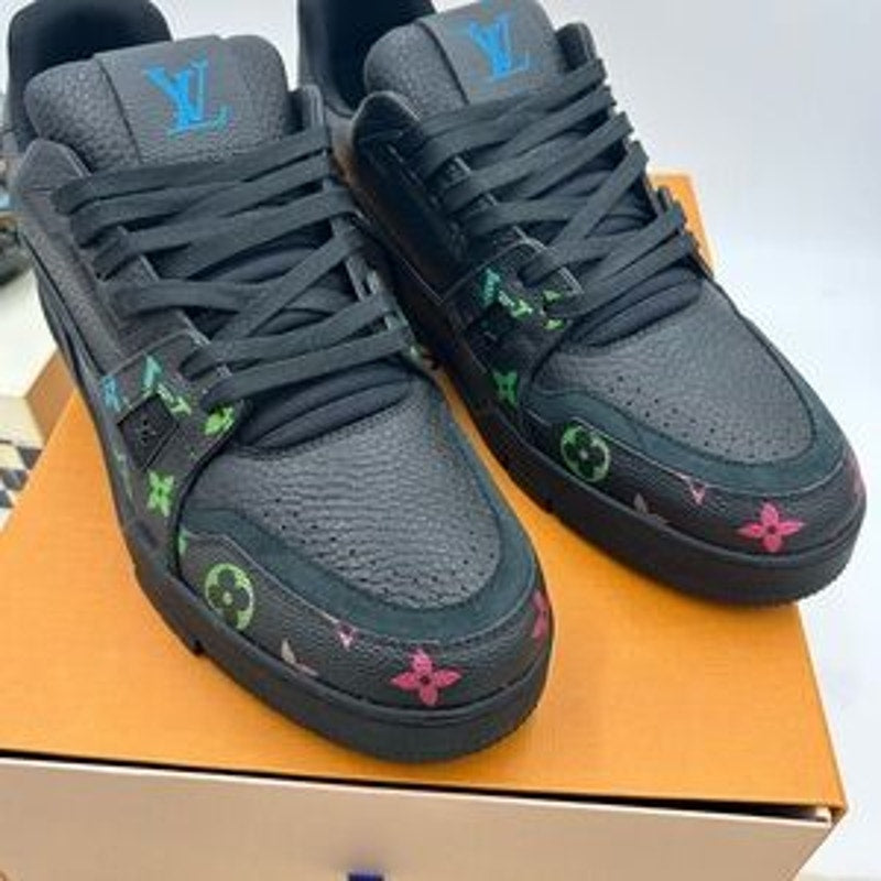 Men's Louis Vuitton monogram trainer sneakers size 11 fits 12 US made in Italy