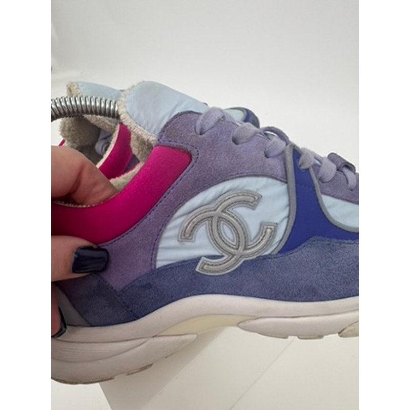 Chanel CC Logo Suede Runner Sneakers G34360 – Size 37 – Made in Italy