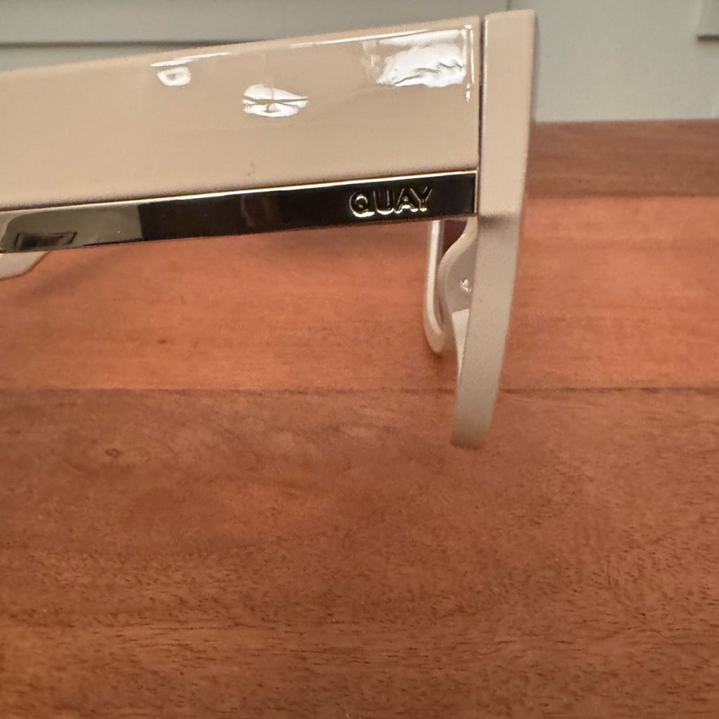Quay BY THE WAY sunglasses NWOT’s Ivory