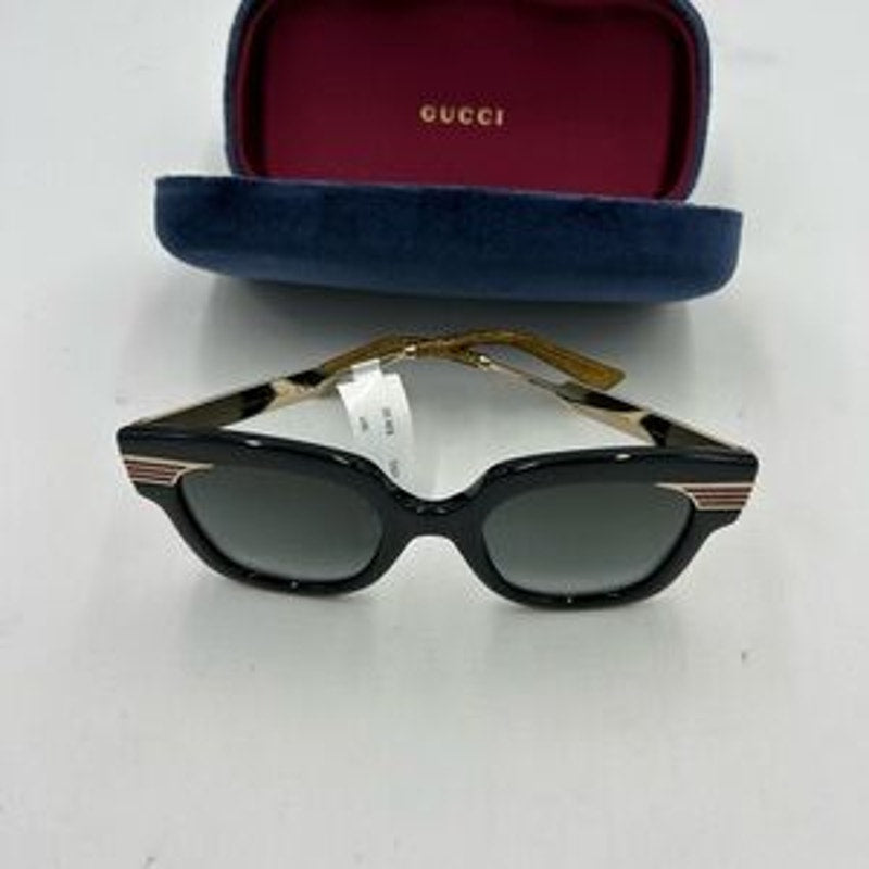 Gucci GG0281S – 001 black acetate frame sunglasses with gray lenses NWT
