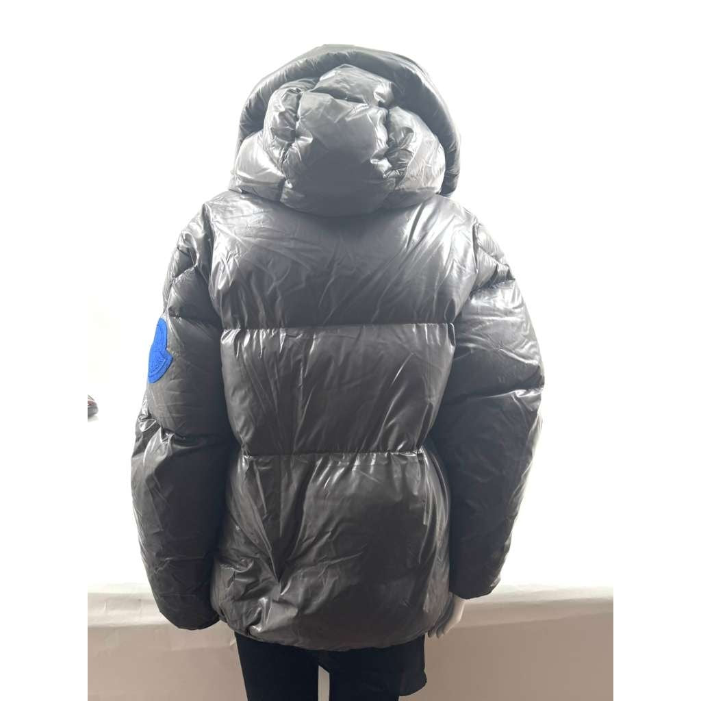 Men's Moncler Black Glossy Down Hooded Jacket Size M Fits Like A Size L