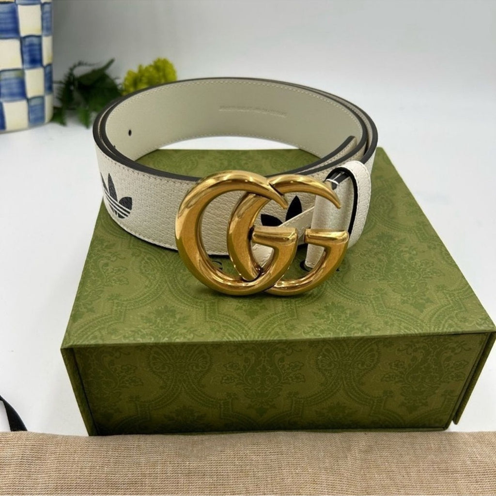 Unisex Gucci, X Adidas, GG Marmont, leather belt
Sizes 90 cm/36 inches
Italian