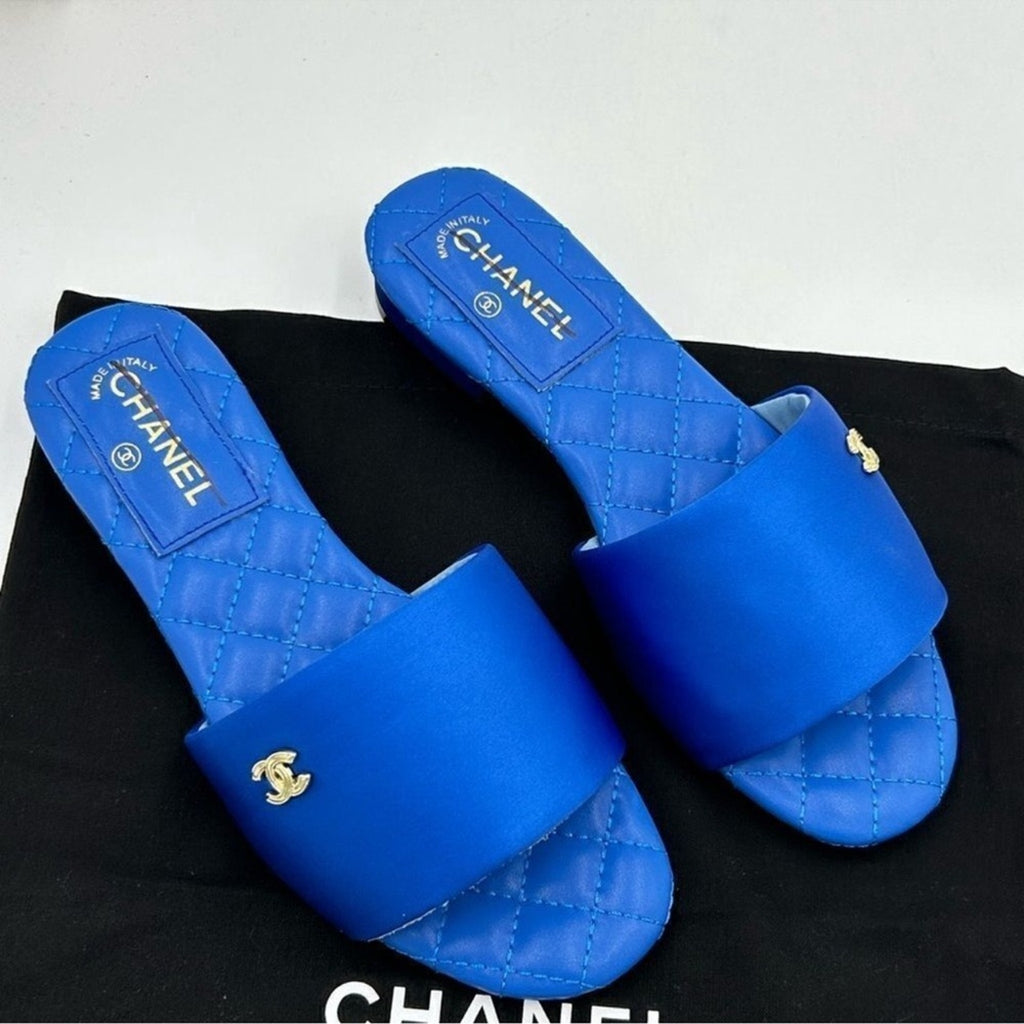 Women's Chanel CC satin slide sandals size 36 
Made in Italy