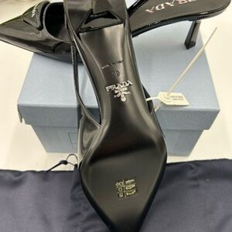 Women's Prada patent leather sling back pumps size 39 made in Italy