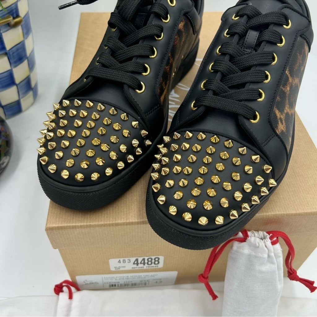 Men's Christian Louboutin, Louis Jr, spikes
Orlato flat sneakers size 42 Italy
