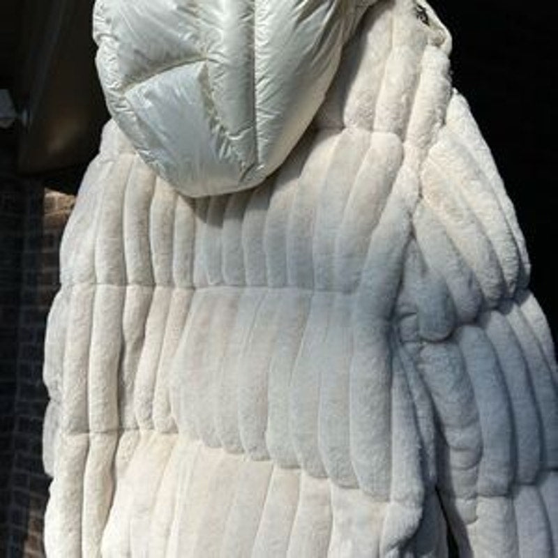 Women's Moncler White faux fur detachable hood down jacket size 3 NWT