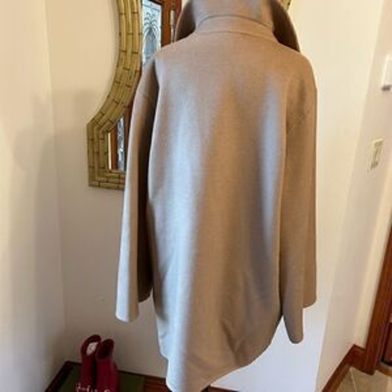 Women’s Akris 100% camel hair double face coat size 8 made in Italy