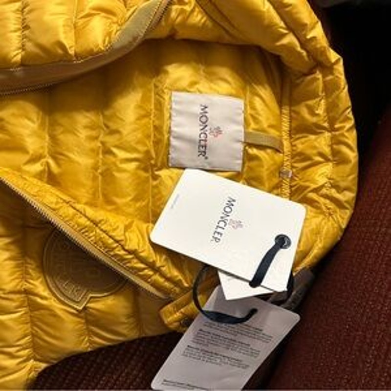 Moncler men's down Quilted Vest cinched waist, and drawstring Tie size 1