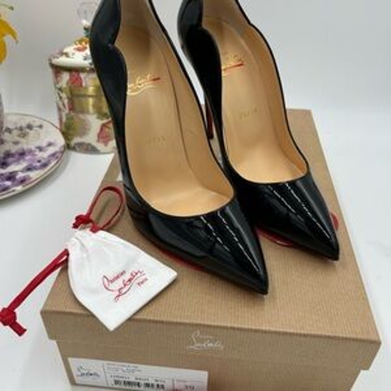 Women's Christian Louboutin hot chick 100 patent leather pumps size 39