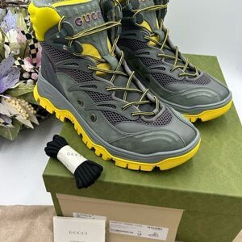 Men’s Gucci lace up boots size 10 made in Italy