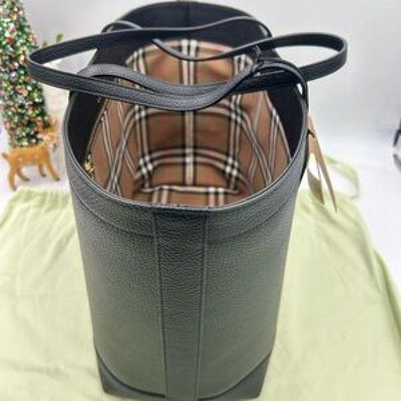 Women’s Burberry pebble grain, leather check lined , large shopping tote Italy