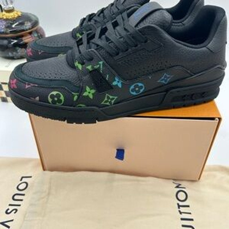 Men's Louis Vuitton monogram trainer sneakers size 11 fits 12 US made in Italy