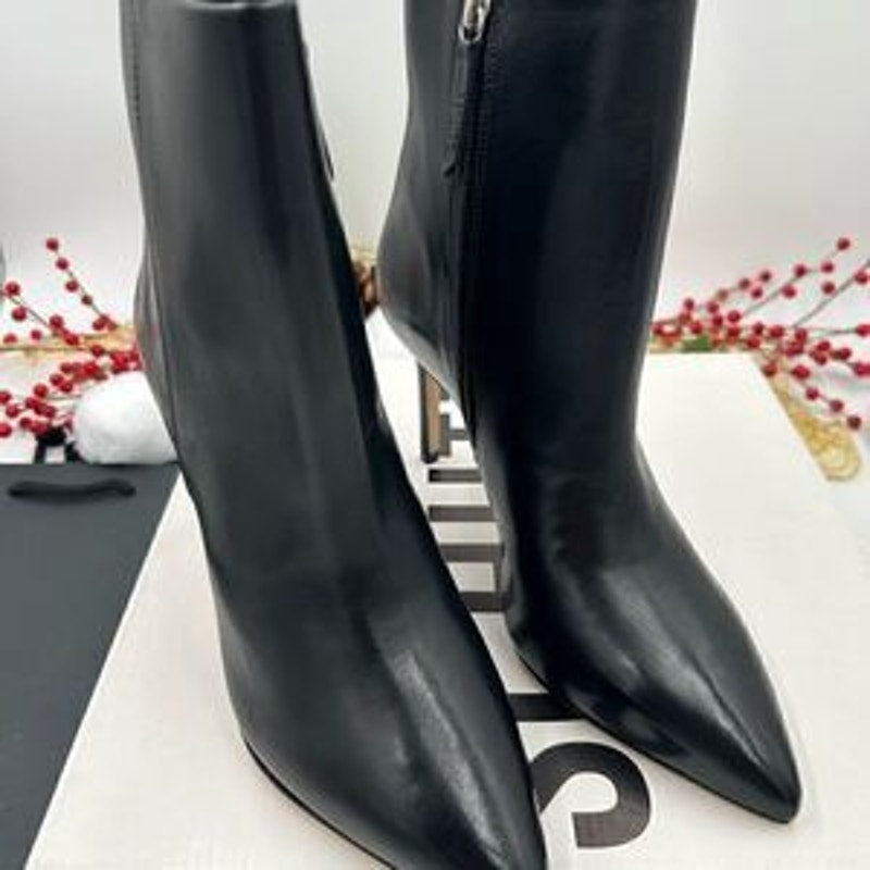 Women’s Schutz black soft leather ankle boots size 40 made in Brazil