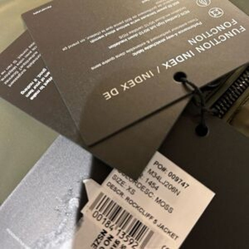 Women’s Moose knuckles down hooded jacket size extra small