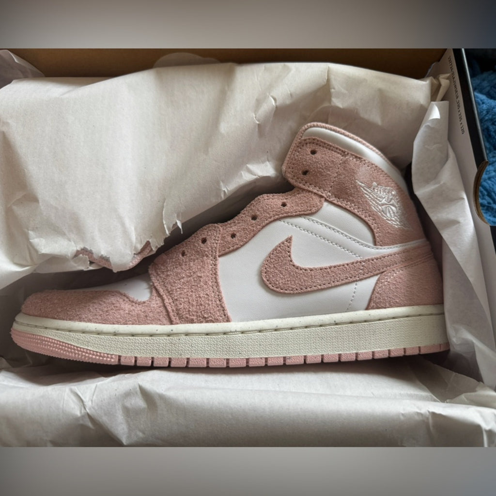 DS AIR JORDAN 1 MID SE "LEGEND PINK" SNEAKERS MENS SZ 10
Style Code: FN5215-161