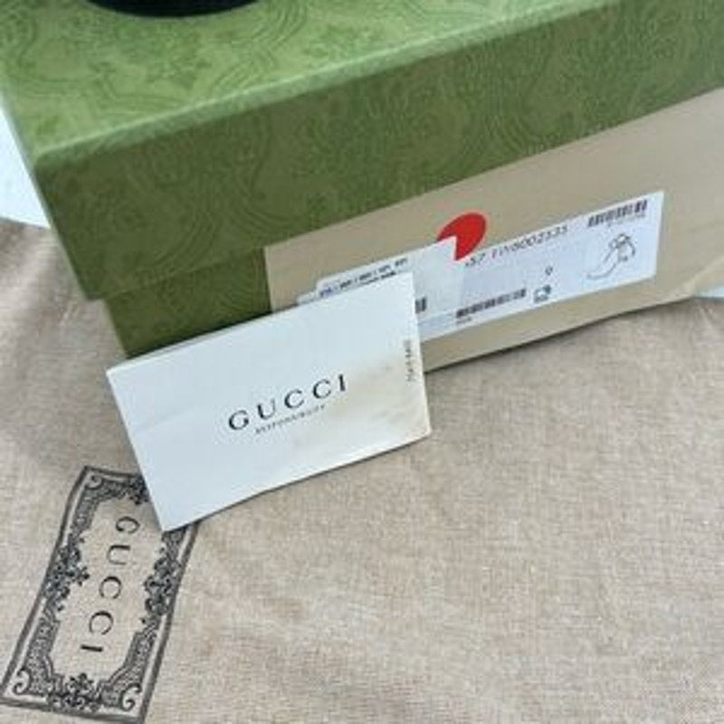 Men’s Gucci, leather ankle boots with buckle size 9 made in Italy