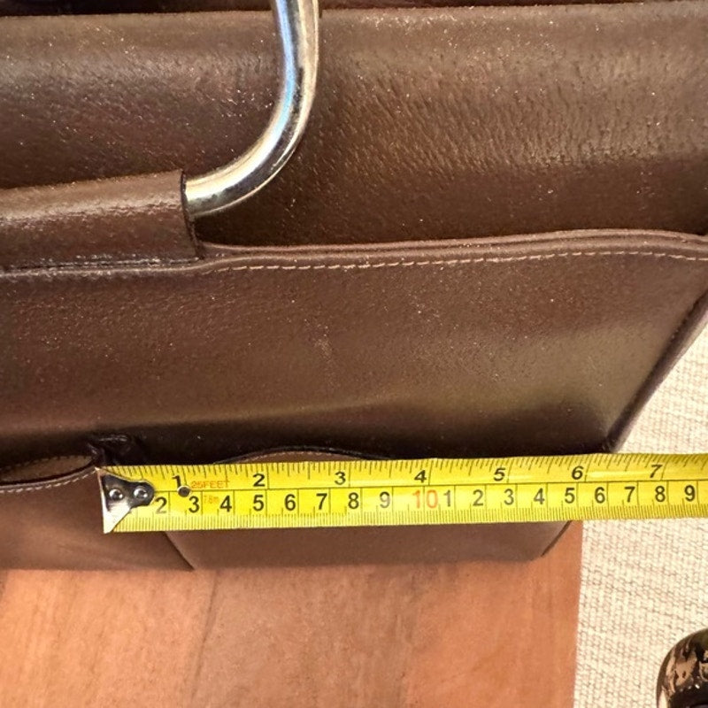 Gucci Tom Ford Brown Leather Silver circular top handle, 2 pocket snap top tote