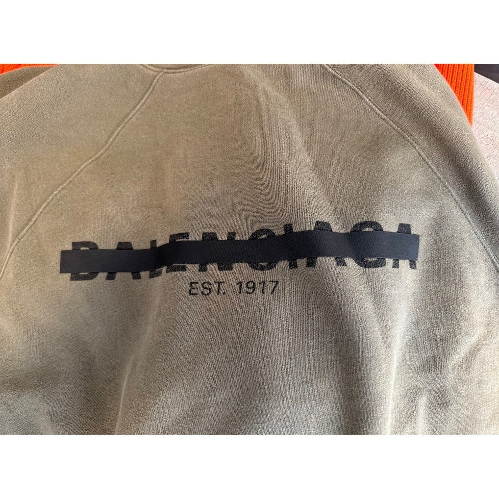 Men’s Balenciaga olive hoodie, large New without tags
Strike 1917 cotton hoodie