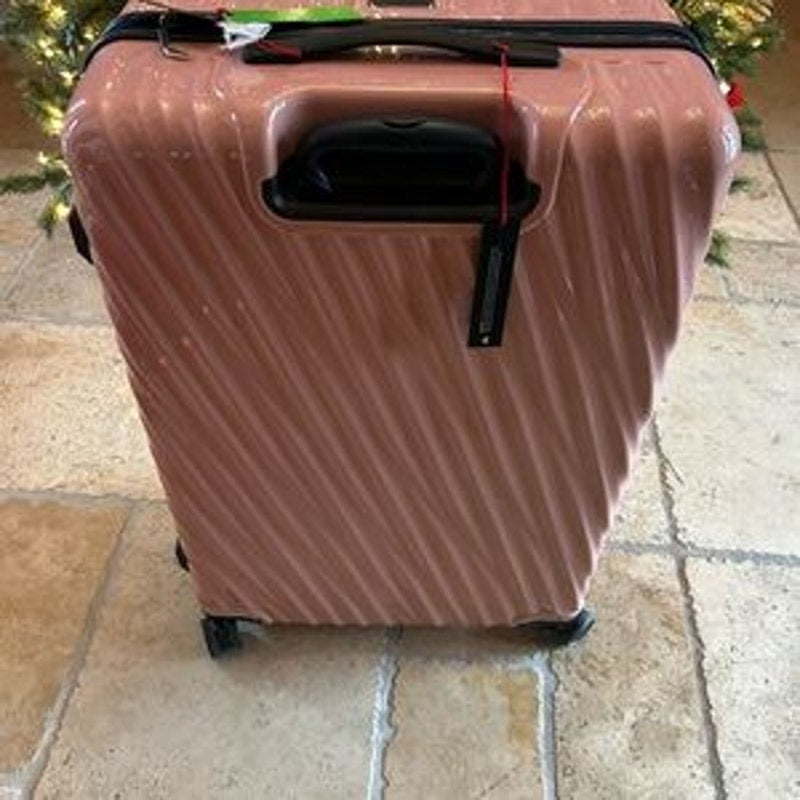 Tumi 19° extended trip expandable four-wheel packing suitcase NWT