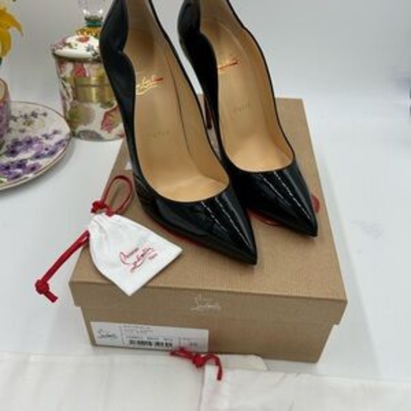 Women's Christian Louboutin hot chick 100 patent leather pumps size 39