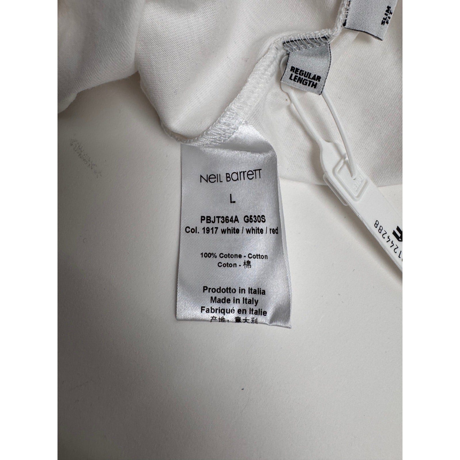 Men's Neil Barrett NWT White "A Kind Of Red" Graphic Short Sleeve T-Shirt Size L