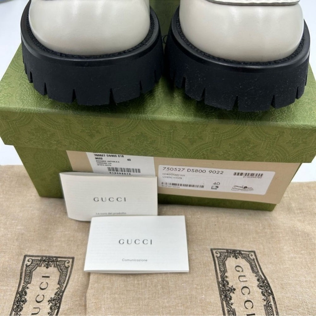 Women's Gucci interlocking GG patent leather loafers Size 40 
Made in Italy