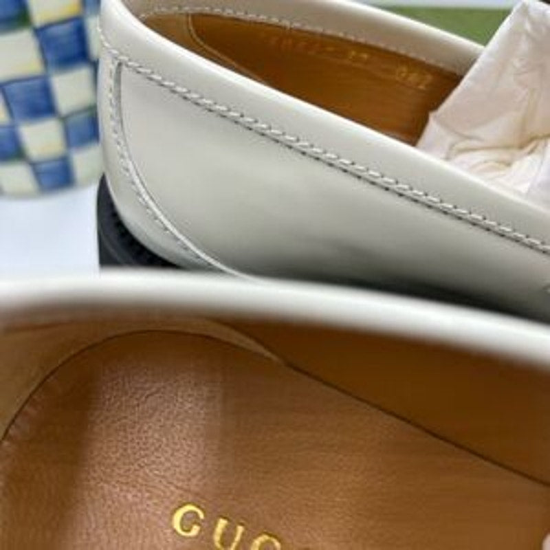 Women’s Gucci interlocking GG patent leather loafers size 37 made in Italy