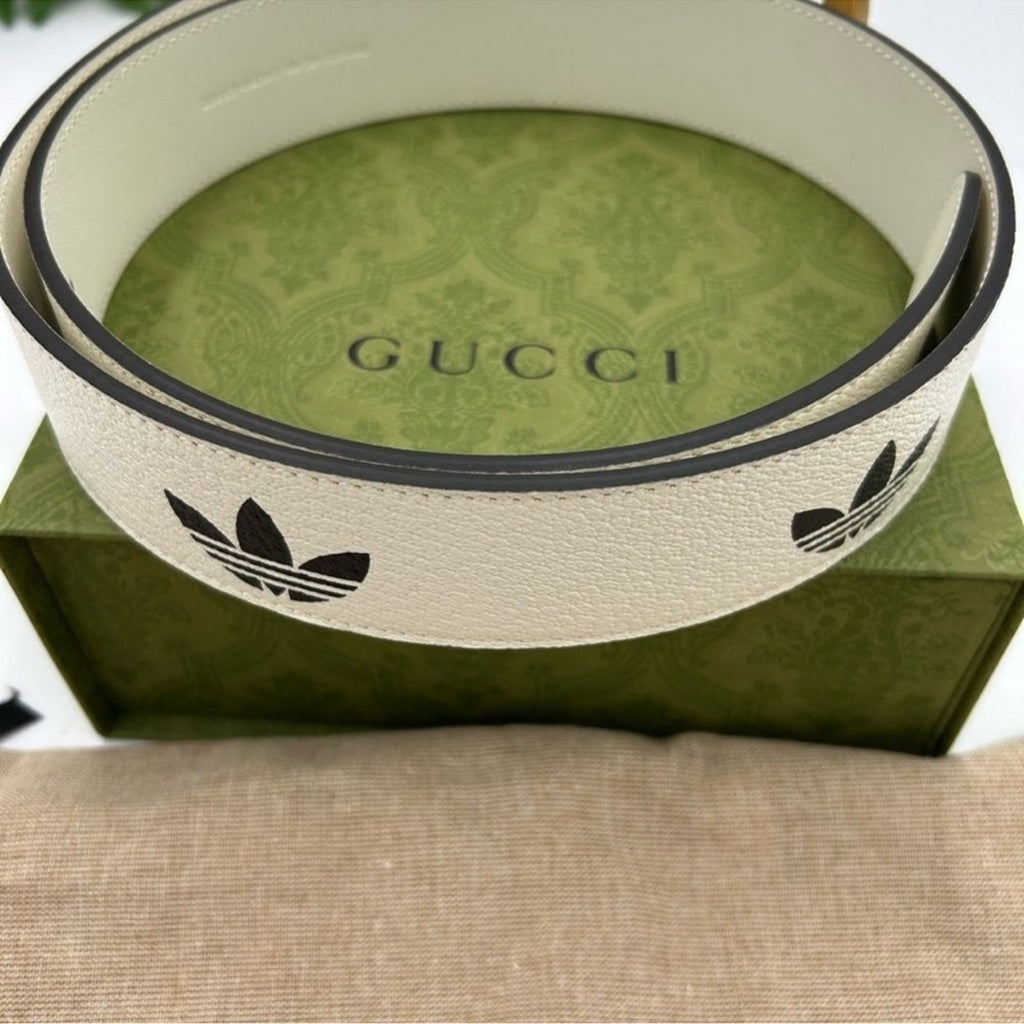 Unisex Gucci, X Adidas, GG Marmont, leather belt
Sizes 90 cm/36 inches
Italian