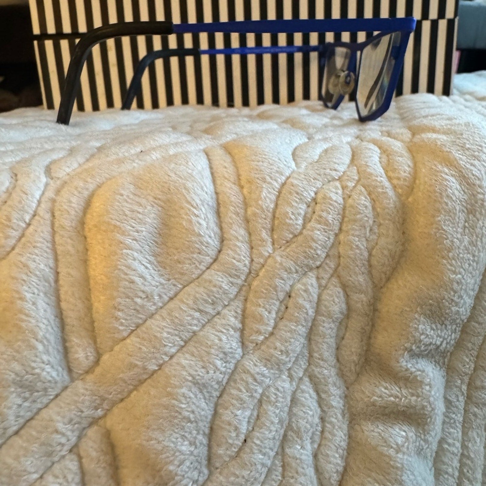 Anne et Valentin Blue and Black Geometric Titanium lightweight sturdy frames