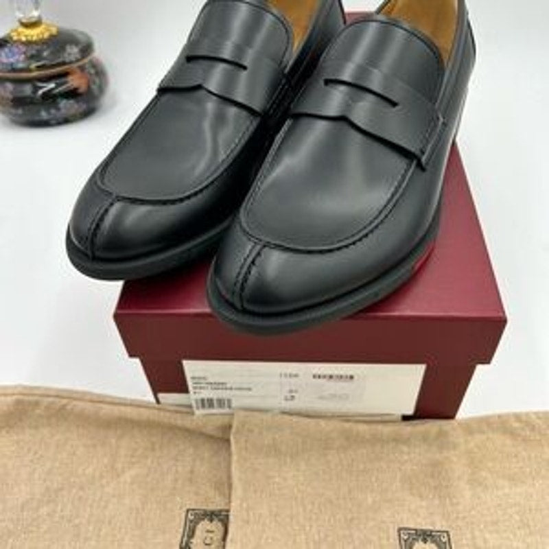 Men's Gucci, leather strap penny loafer with web detail size 6.5 fits 7.5 US