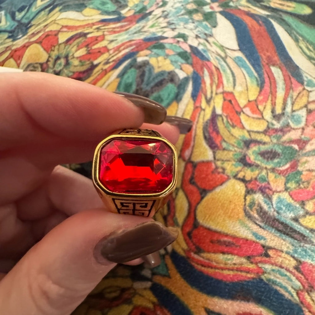 Gold tone unbranded unisex ring