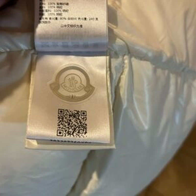 Women's Moncler White faux fur detachable hood down jacket size 3 NWT