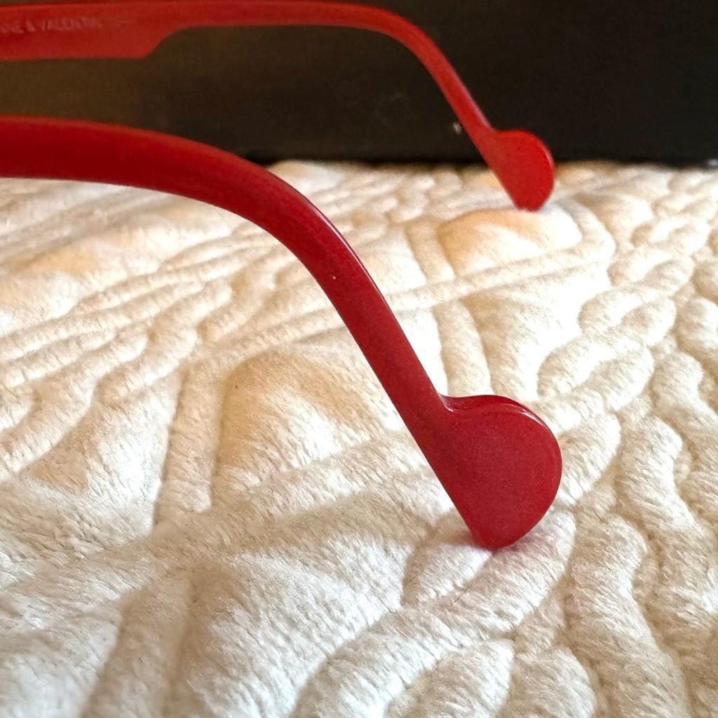 Anne & Valentin custom frames hand crafted in France 
Eyeglass Art Red Black