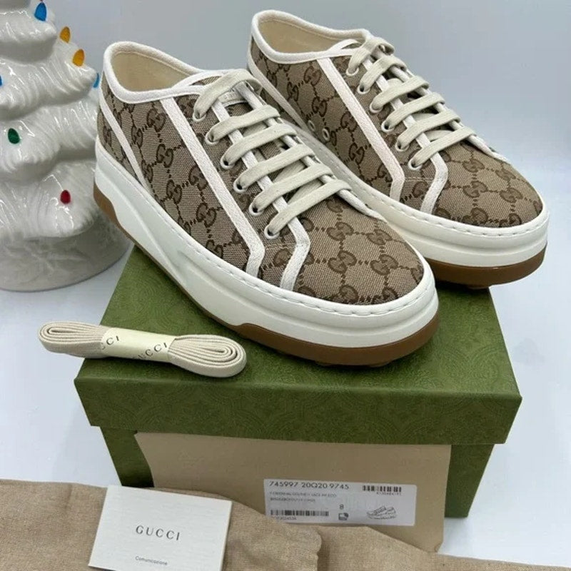 Men's Gucci GG canvas low top platform sneaker size 9, made in Italy