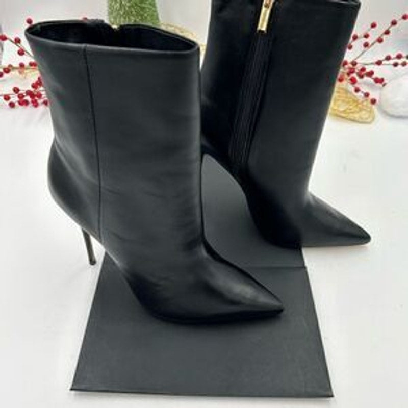 Women’s Schutz black soft leather ankle boots size 40 made in Brazil