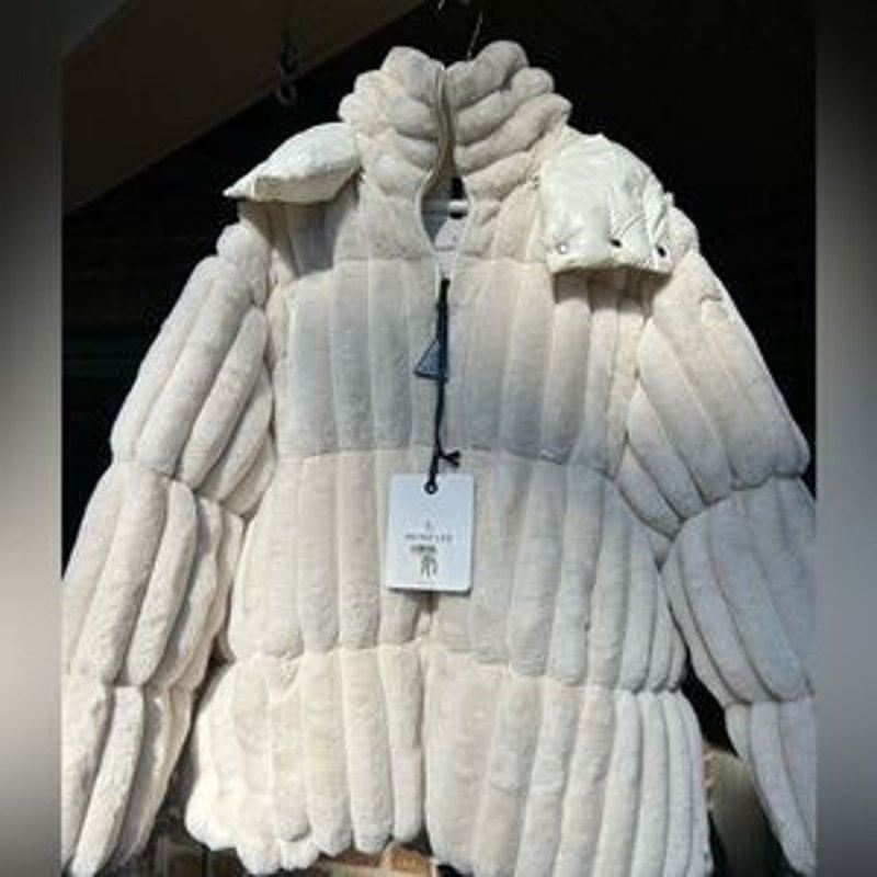 Women's Moncler White faux fur detachable hood down jacket size 3 NWT