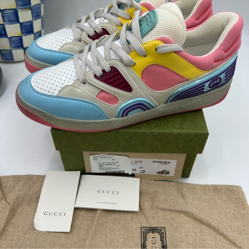 Women's Gucci basket, distressed, low top leather sneakers size 40 made in Italy