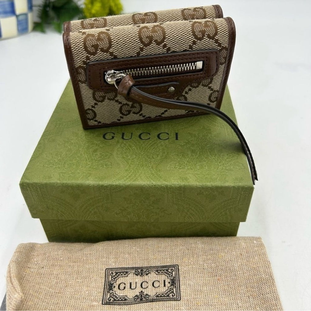 Unisex Gucci, X Balenciaga collab wallet. Trifold 
made in Italy