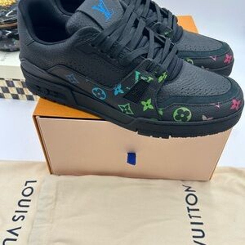 Men's Louis Vuitton monogram trainer sneakers size 11 fits 12 US made in Italy
