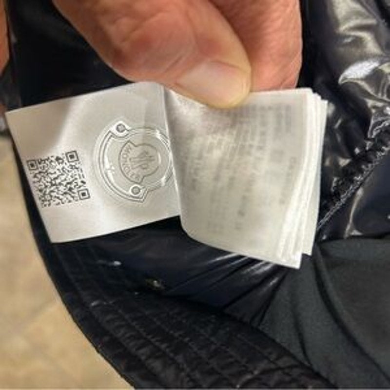 Women's Moncler Grenoble waterproof ski jacket size 0 NWT