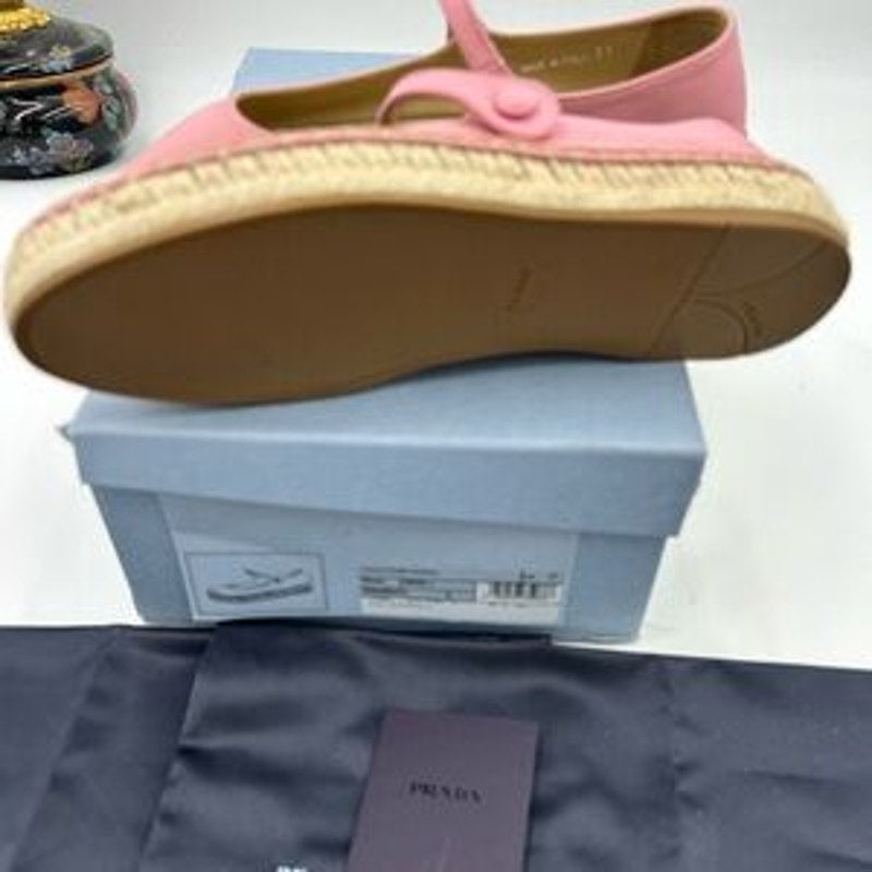 Women's Prada, pink canvas, Mary, Jane Flats size 37 made in Italy