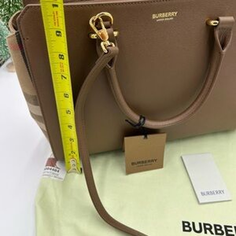 Burberry women's Banwell, leather and canvas shoulder Bag made in Italy NWT