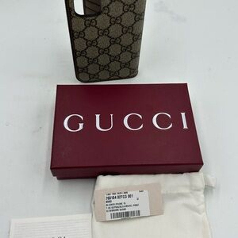 Gucci bifold folio wallet/iPhone 15 case made in Italy