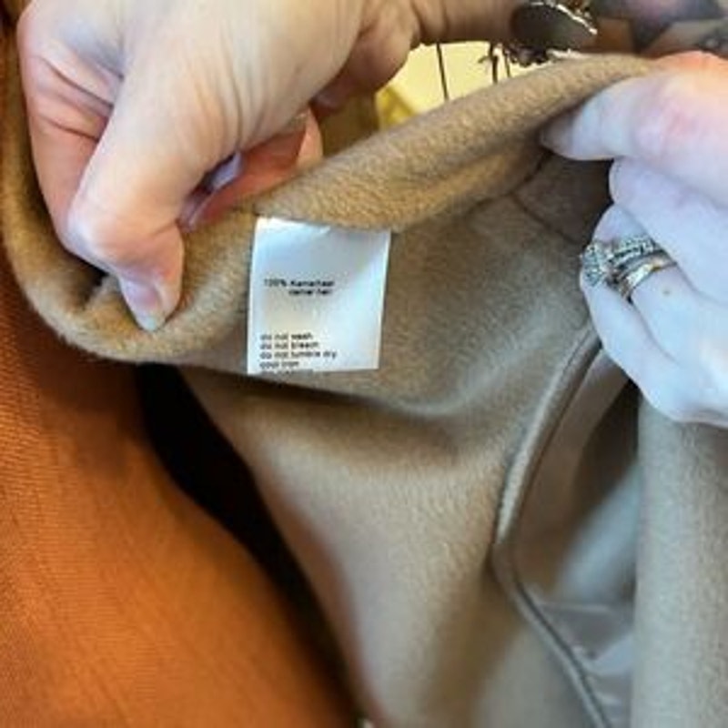 Women’s Akris 100% camel hair double face coat size 8 made in Italy