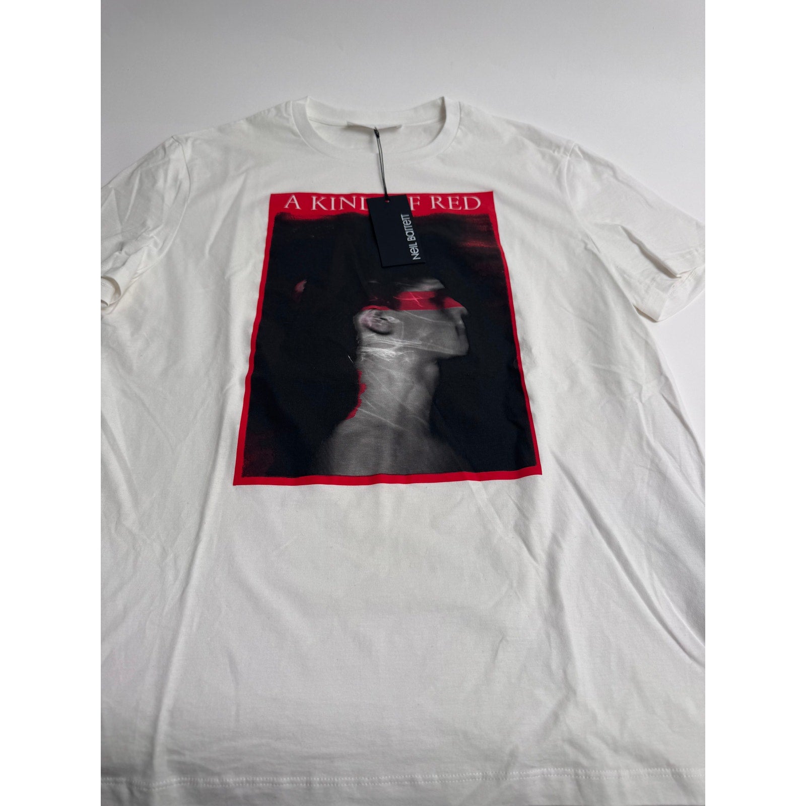 Men's Neil Barrett NWT White "A Kind Of Red" Graphic Short Sleeve T-Shirt Size L