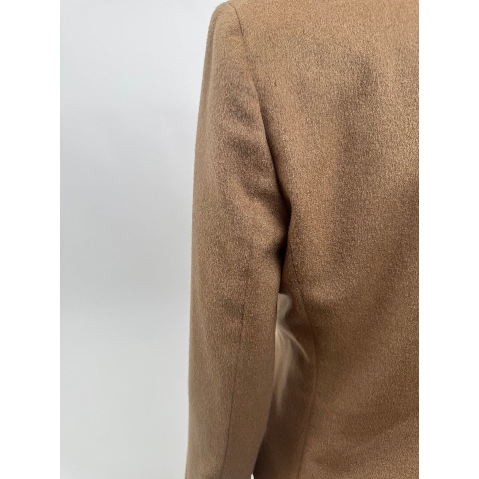 Max Mara Cashmere Notch Collar Blazer Jacket – Size 8 – Horn Toggle Closure