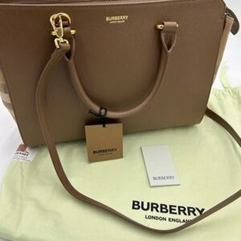 Burberry women's Banwell, leather and canvas shoulder Bag made in Italy NWT